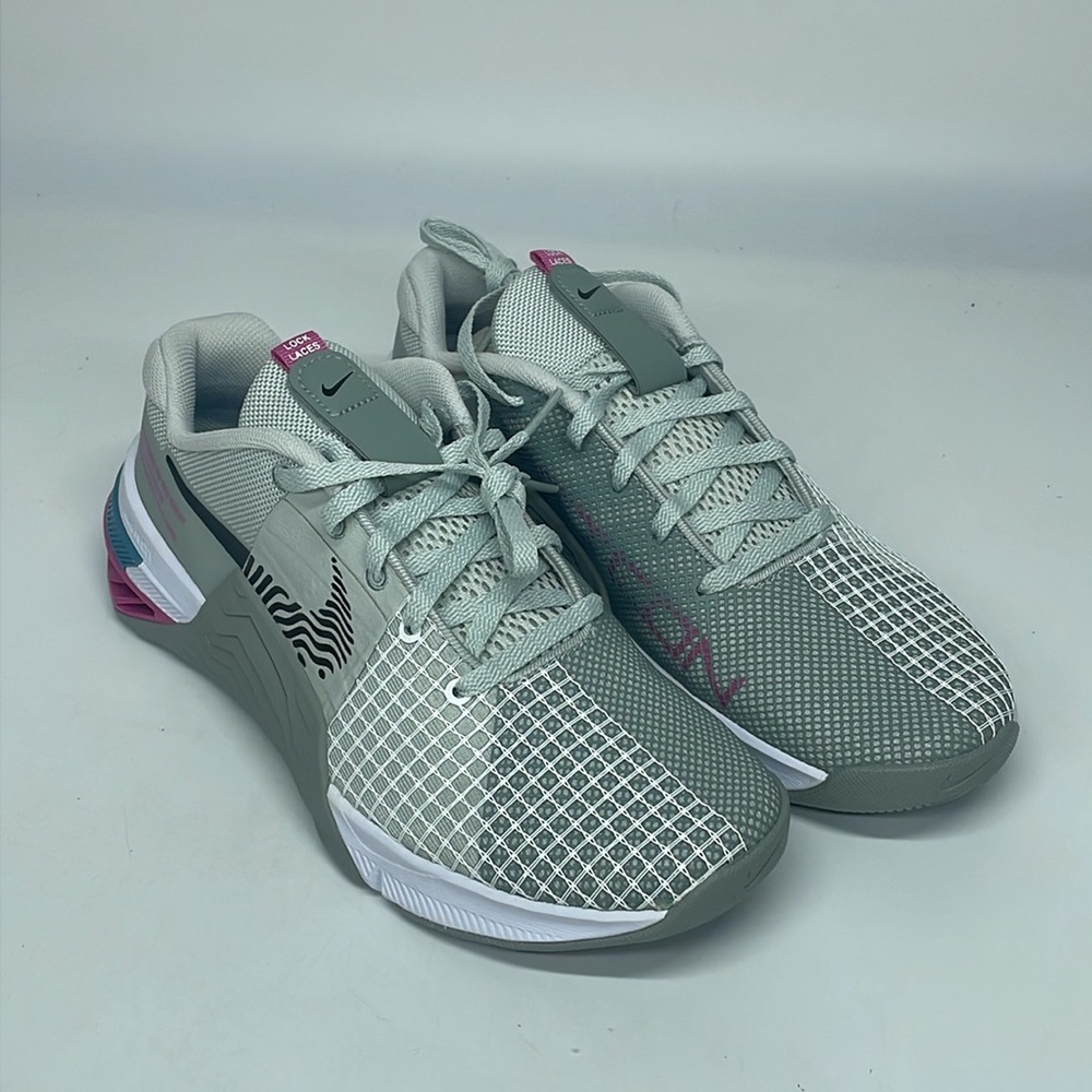 Women’s New Nike Metcon 8 Women's Training Gym Mica Green Shoe DO9327-004 - Picture 3 of 5